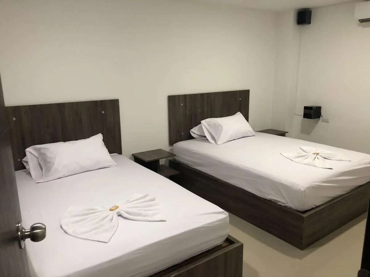 מלון ברמה אקונומית מדיין Hotel Luxton
