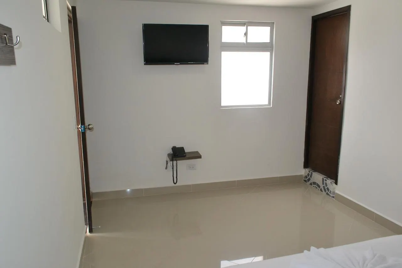 מדיין Hotel Luxton 3*,